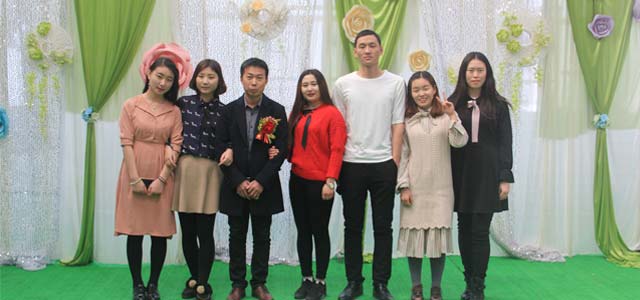 攜手共進，贏戰(zhàn)狗年——2018艾易網(wǎng)絡(luò)年會圓滿結(jié)束